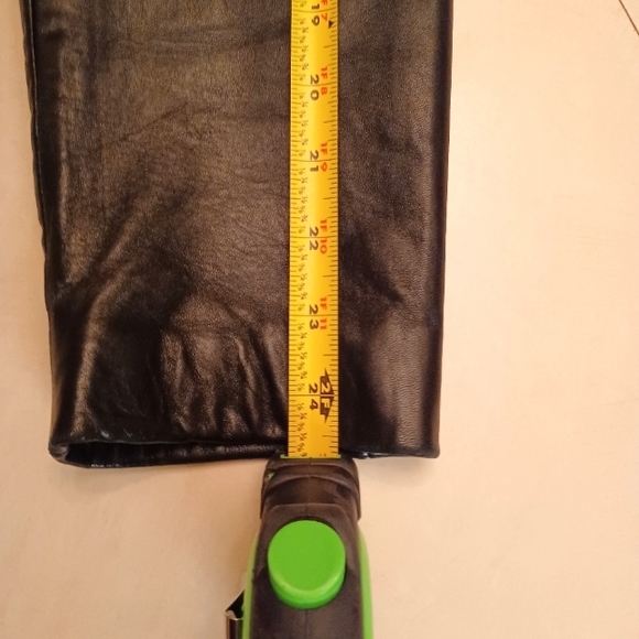 Vintage Hard Rock Cafe Women's Leather Jacket - Picture 12 of 16